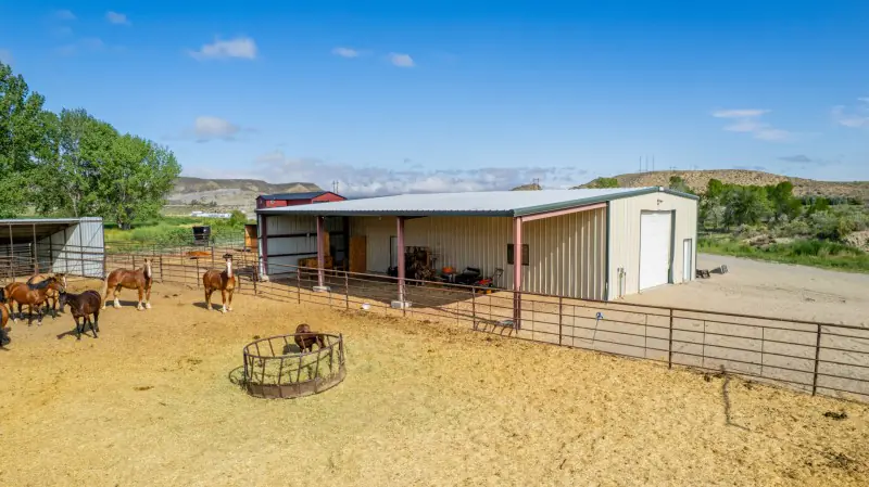 WYOMING COUNTRY ESCAPE #70