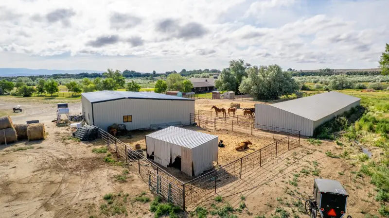 WYOMING COUNTRY ESCAPE #74