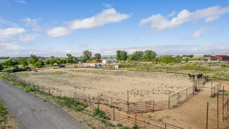 WYOMING COUNTRY ESCAPE #75