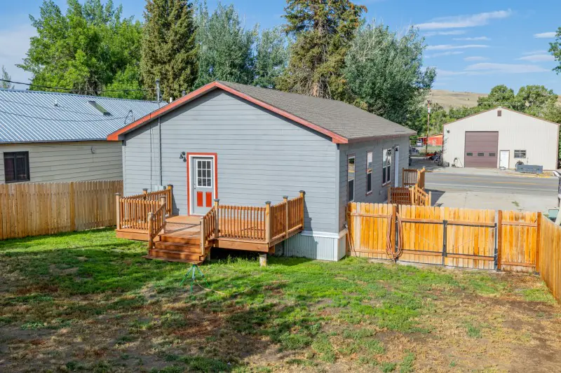 HOME FOR SALE MEETEETSE WYOMING #24