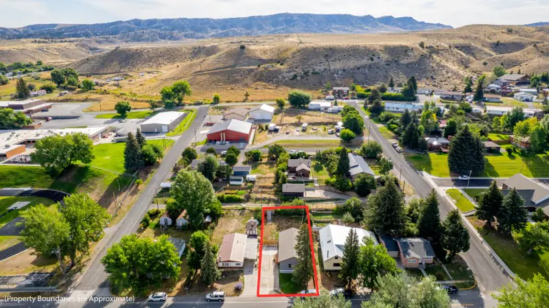 HOME FOR SALE MEETEETSE WYOMING #29