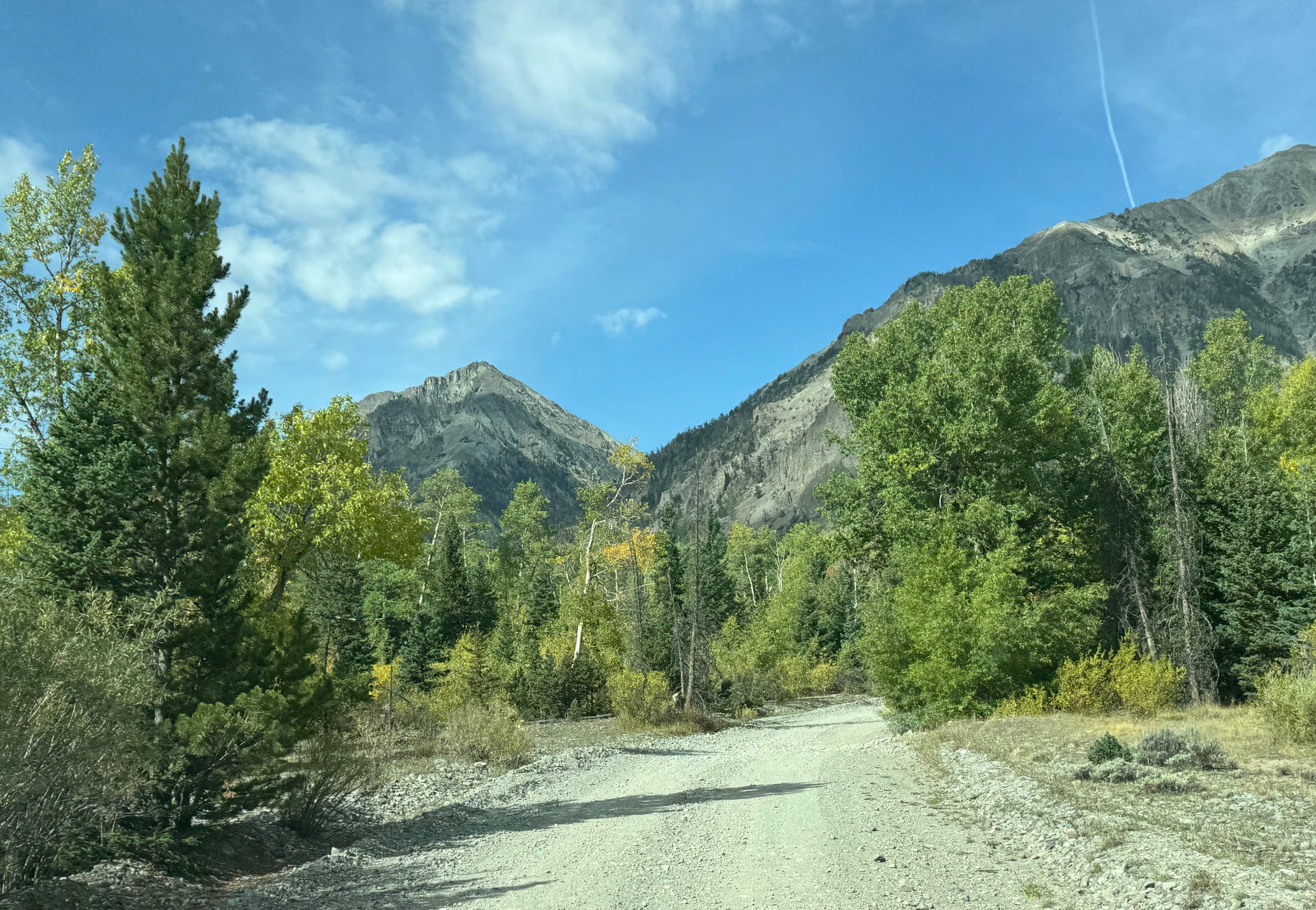 Dirt road to Wood River